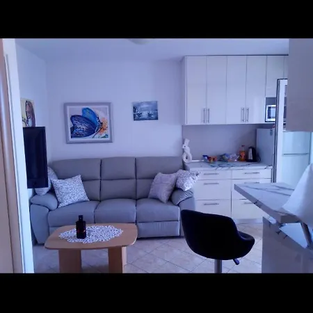 Apartment Apartman Nena Mandre